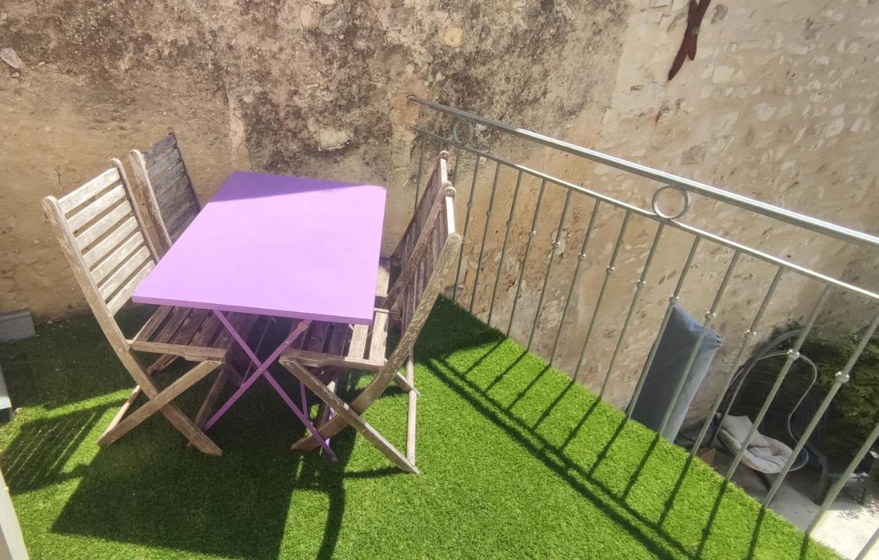 T3 Avec Sa Terrasse Au Coeur Du Village Medieval Sauzet  Exterior foto